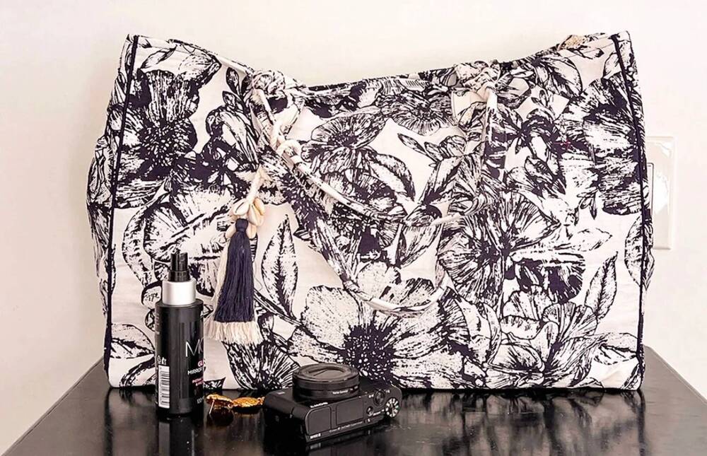 NEW DEBBIE KATZ women's boho beach bag in floral